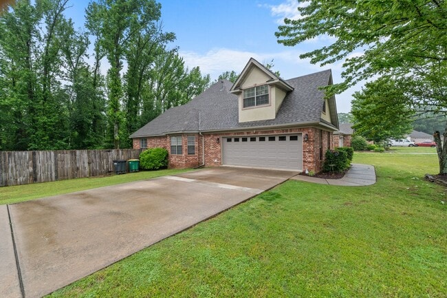 Building Photo - Wonderful Sherwood Home