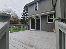 Building Photo - 5 Beaver Brook Rd