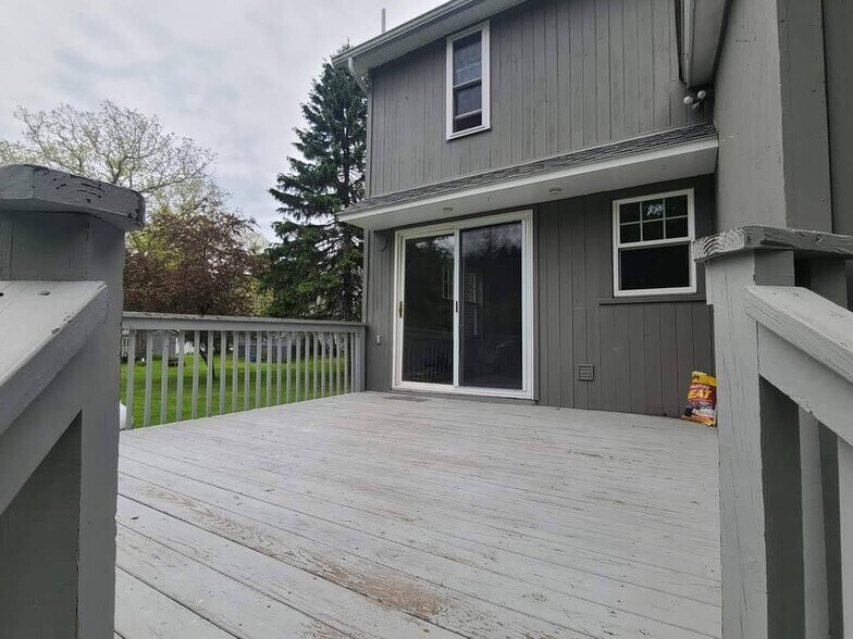 Primary Photo - 5 Beaver Brook Rd