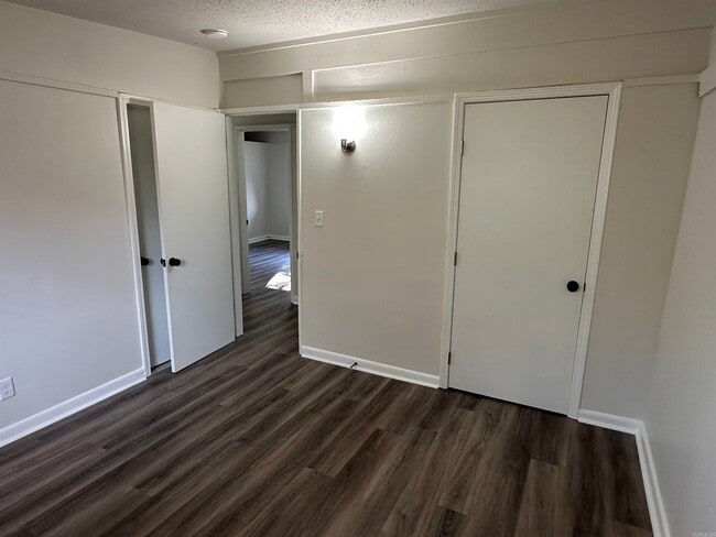 Building Photo - 13 Wanda Ln