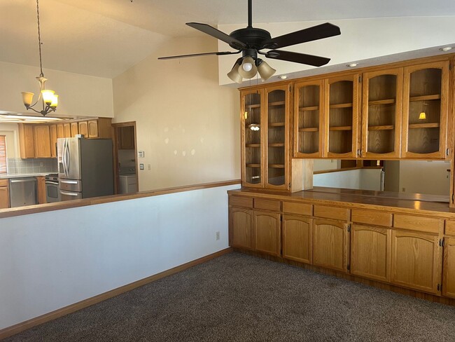 Building Photo - Charming Single-Story Retreat on 1.77 Acres