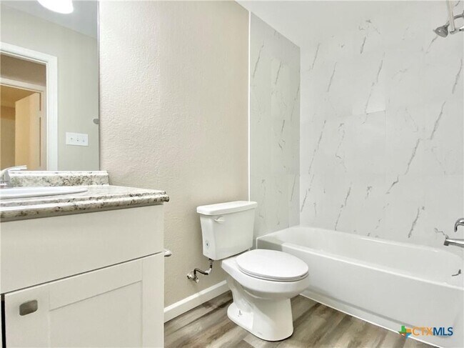 Building Photo - 2110 Blue Meadow Dr