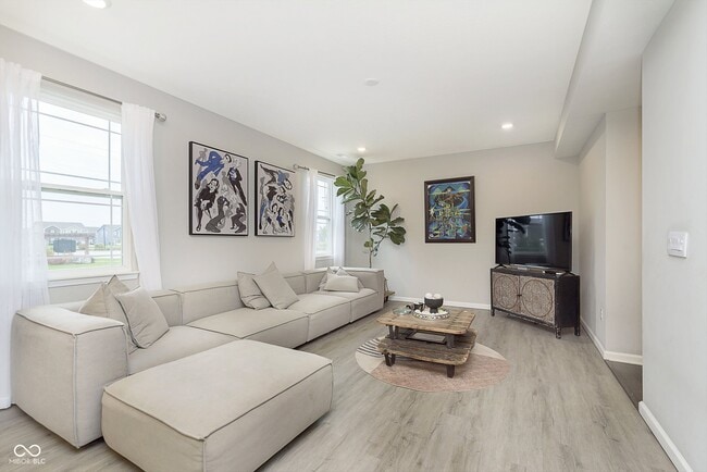 Building Photo - 6763 Cardiff Dr