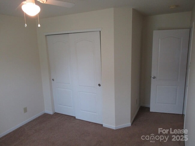 Building Photo - 122 Anastasia Ln