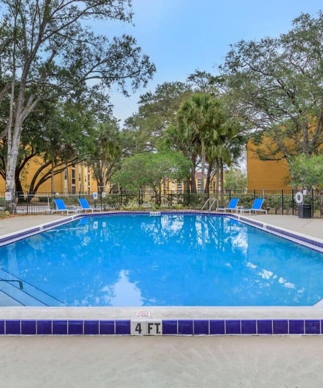Building Photo - **For Sale** Images Circle Unit 207
