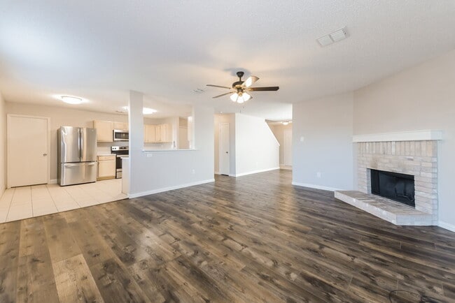 Building Photo - 1446 Stewart Dr