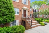 Building Photo - 2 Bed 2 Bath - Bethesda Condo - Large Outd...