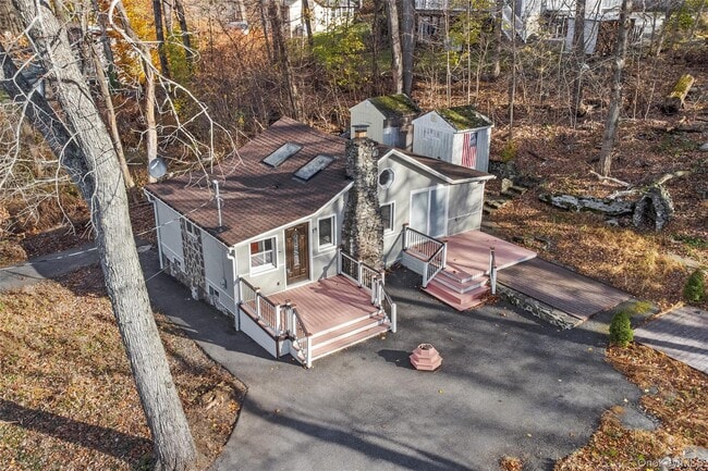 Building Photo - 9 Sylvan Trail