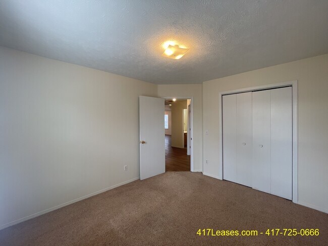 Building Photo - 1849 W Farm Rd 102