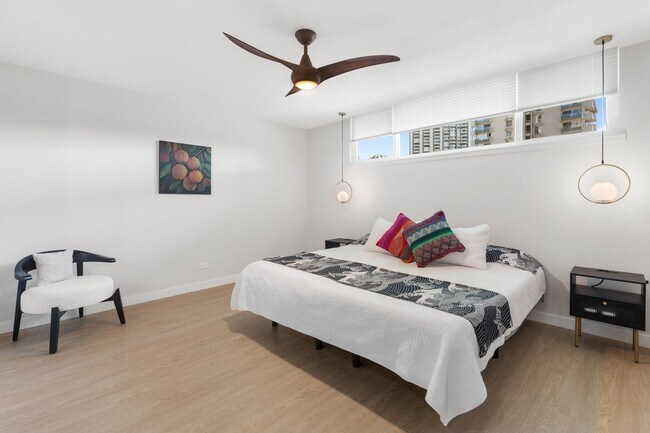Building Photo - Waikiki Beach Gem- Fully Furnished 2BR/2BA...