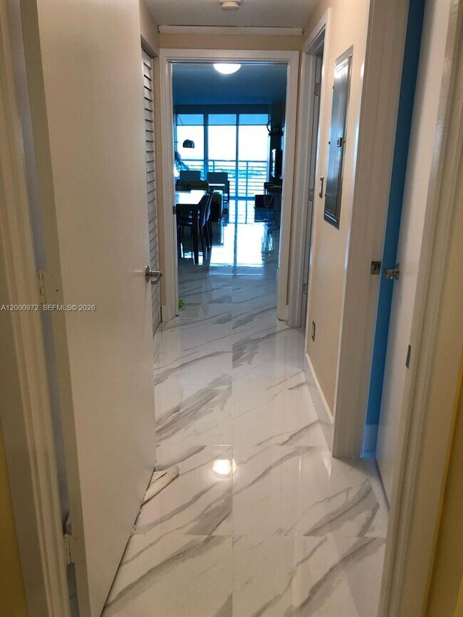 Building Photo - 325 S Biscayne Blvd