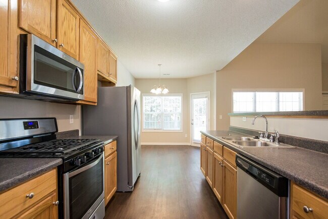 Building Photo - 23 Bedford Park Dr