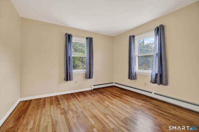 Building Photo - 121 Cherry Hill Rd