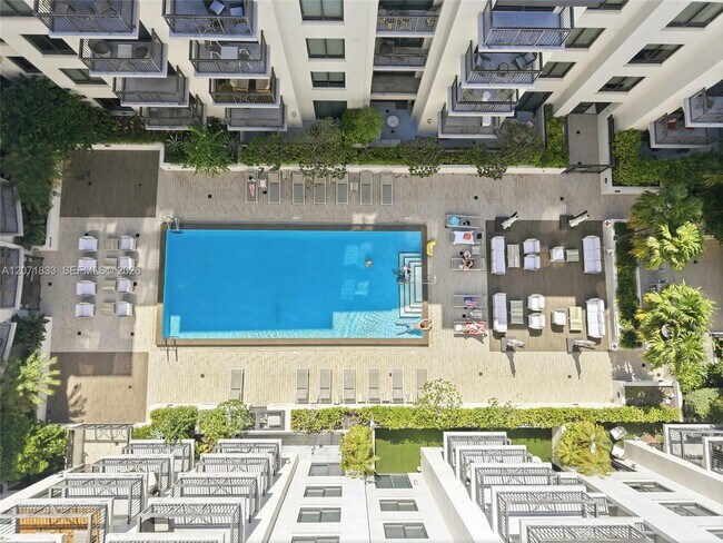 Building Photo - 301 Altara Ave