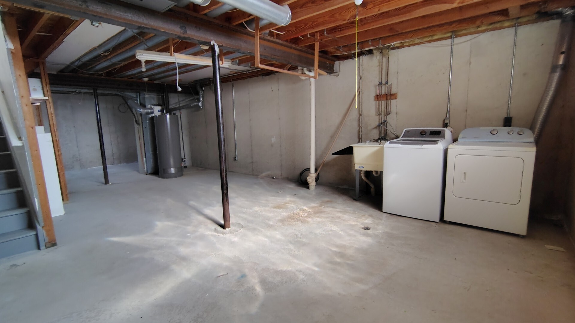 Building Photo - 24757 Bashian Dr