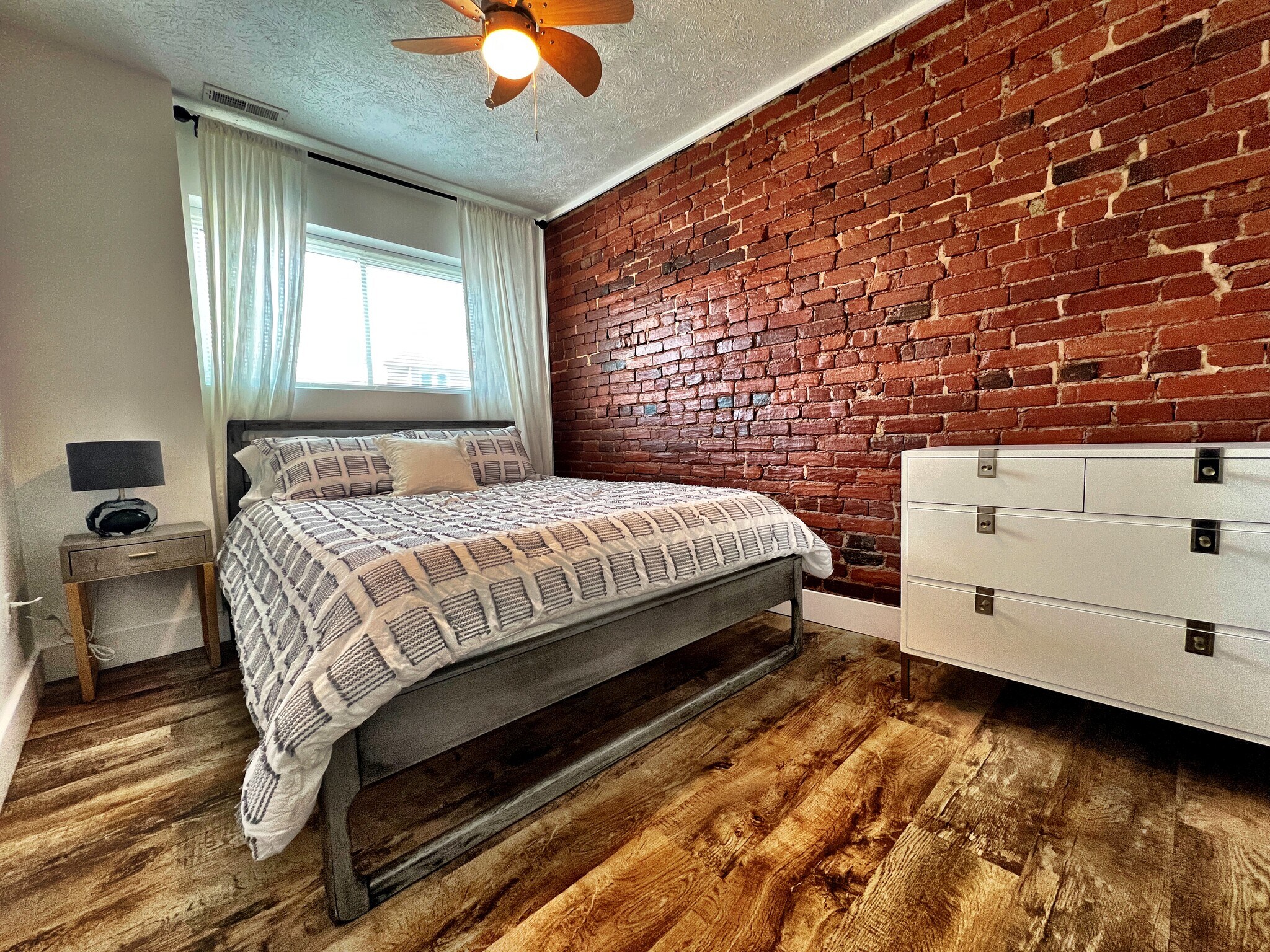 Building Photo - 172 39th St