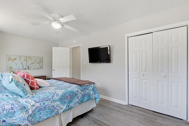 Building Photo - 1108 S Barnett Shoals Rd