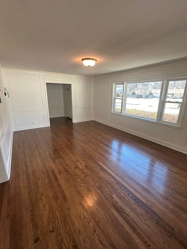 Building Photo - 3BD/2BA Home Located in Colonial Acres