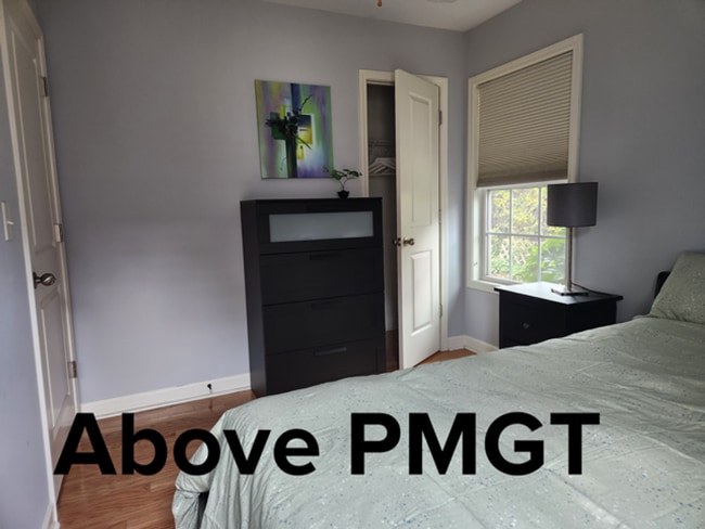 Building Photo - Downtown Greenville a fully Furnished house