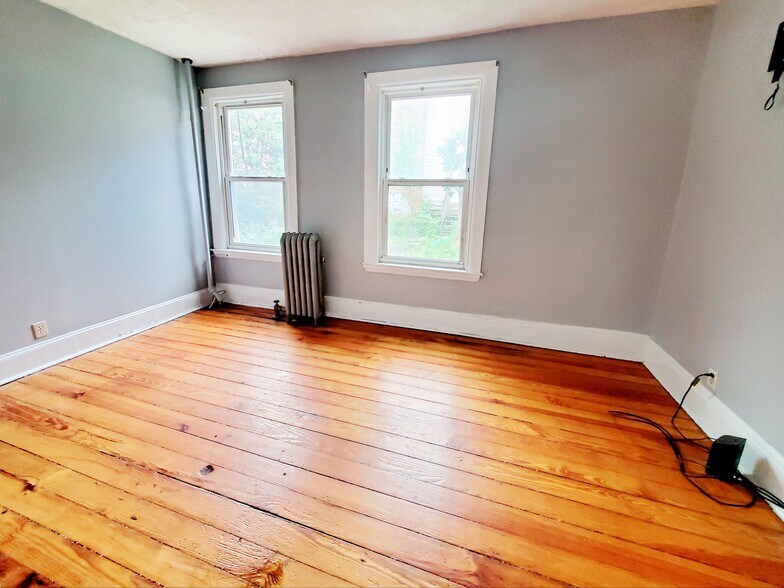 Building Photo - 846 Huntington Ave