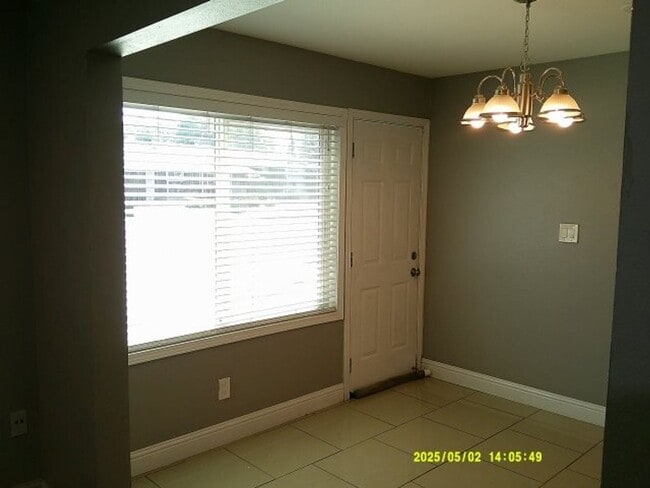 Building Photo - 3 N College St