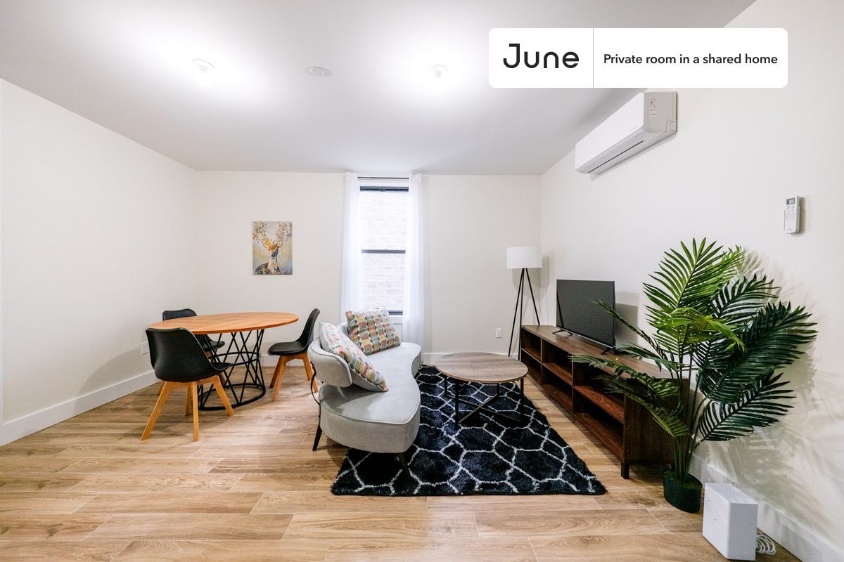 Building Photo - Room in Shared 3 bed/2 bath home