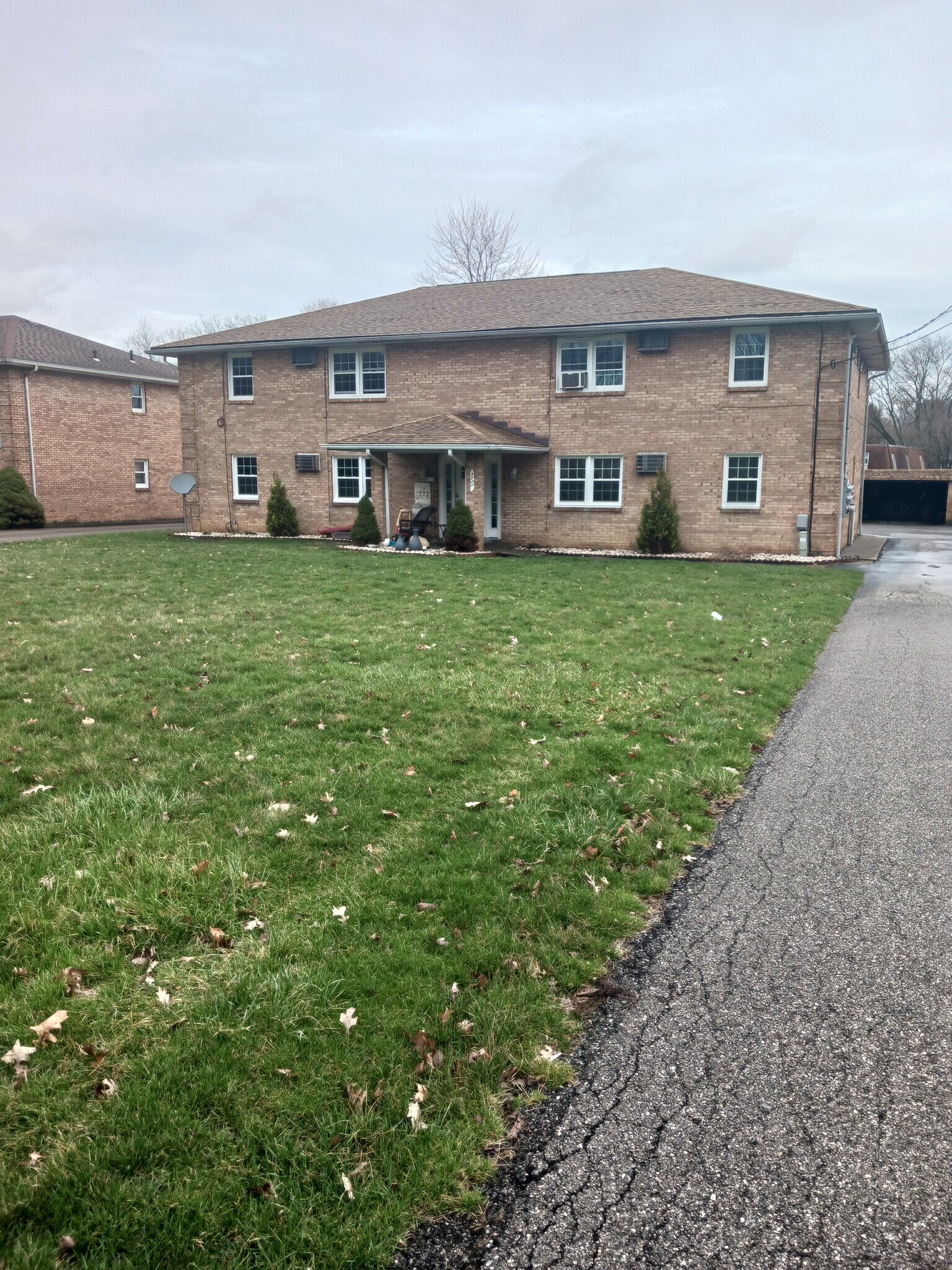 front of building - 5721 Sheridan Rd