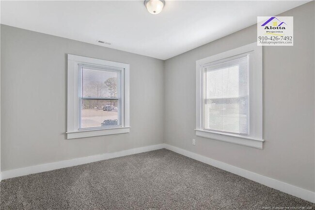 Building Photo - 118 W Cir Ct.