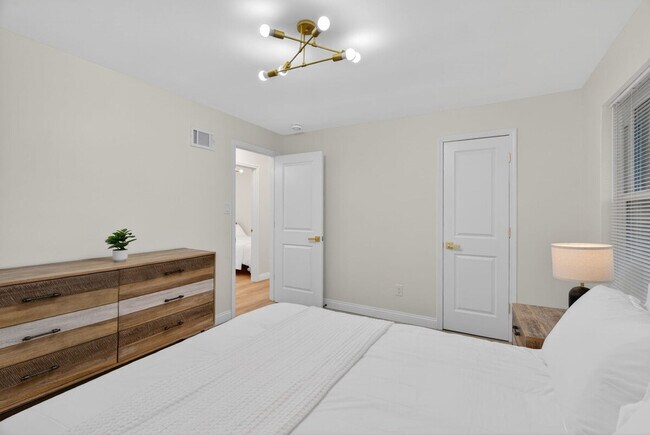 Building Photo - 3831 Brown Rd