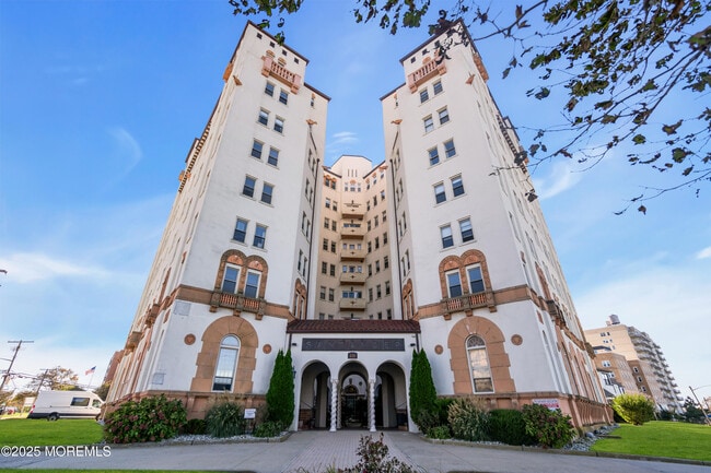 Building Photo - 400 Deal Lake Dr