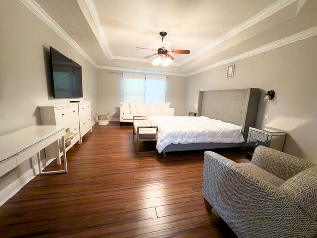Building Photo - 14823 Golden Sunburst Ave