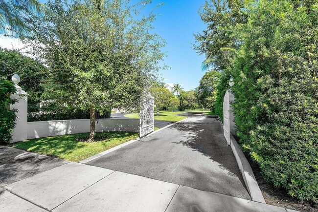 Building Photo - 157 Wells Rd