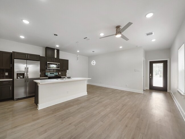 Building Photo - 8122 Double