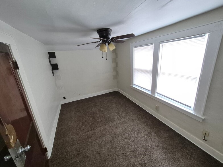 Building Photo - 601 Lathrop St