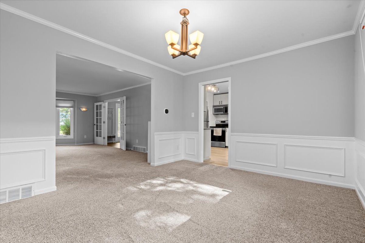 Building Photo - 5476 Van Ness Dr