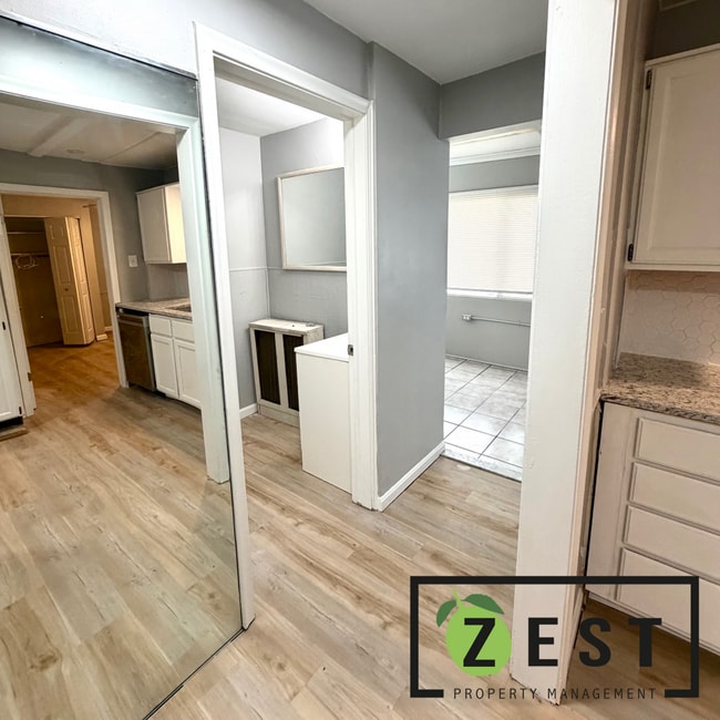 Building Photo - SHOWING CANCELED! Gorgeous 2bed 1 bath Home