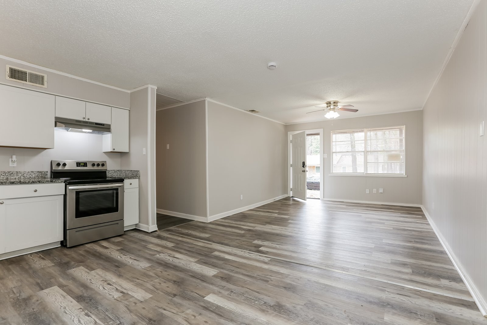 Building Photo - 7001 Eddy Ln