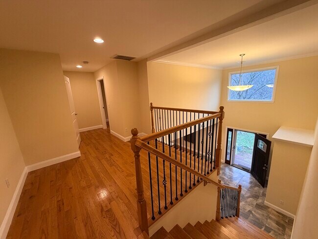 Building Photo - 112 E Quinobequin Rd