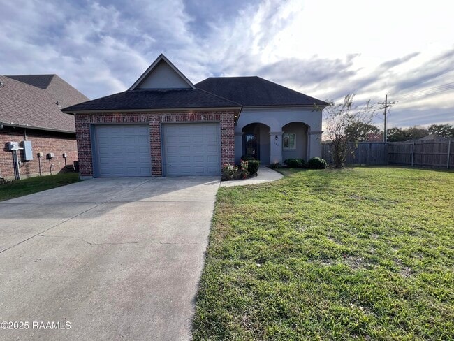 Primary Photo - 100 Birchview Dr