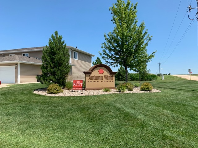 Primary Photo - 651 Maple Ln