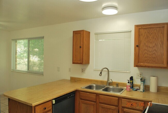 Building Photo - 2954 S 625 W