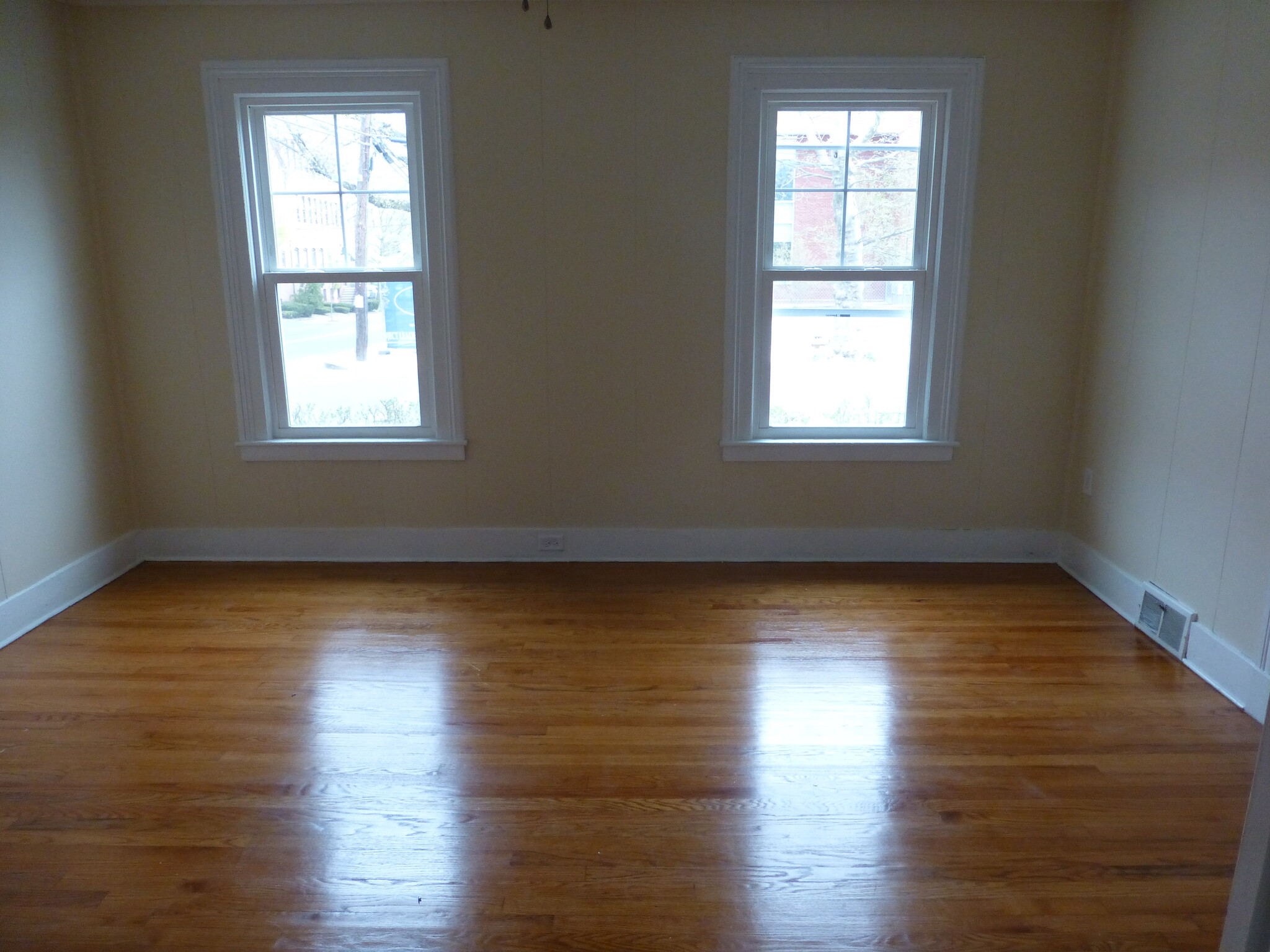 front bedroom - 158 Nash St