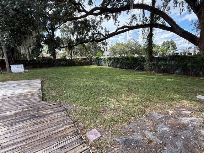 Building Photo - 3 Bedroom, 2 1/2 Bath Single Family Home With Pool