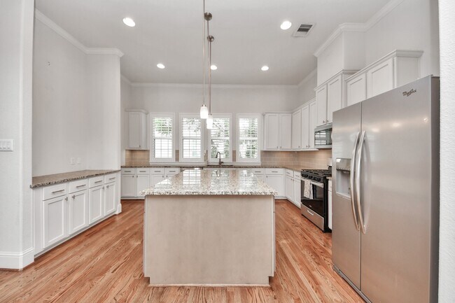 Building Photo - 2606 Madeline Grove Dr