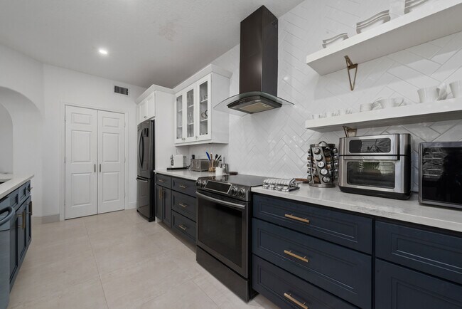 Building Photo - 502 Via Del Oro Dr