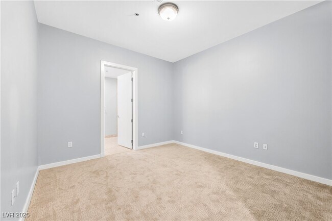 Building Photo - 4575 Dean Martin Dr