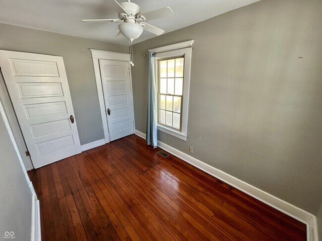 Building Photo - 235 N Oxford St