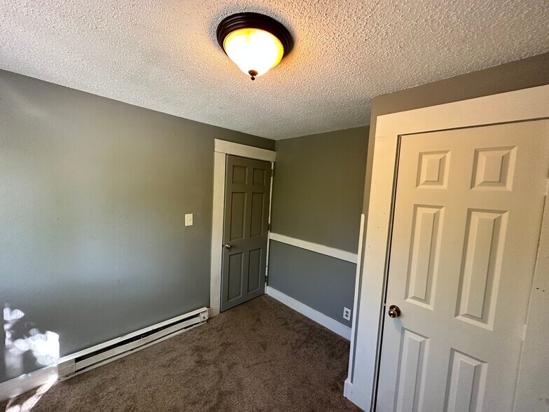 Building Photo - 1388 Furness Pky