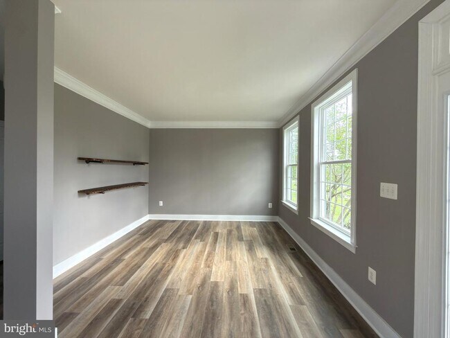 Building Photo - 8 Ramsdell Ct