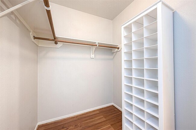 Building Photo - 1202 Sabine Brook Way